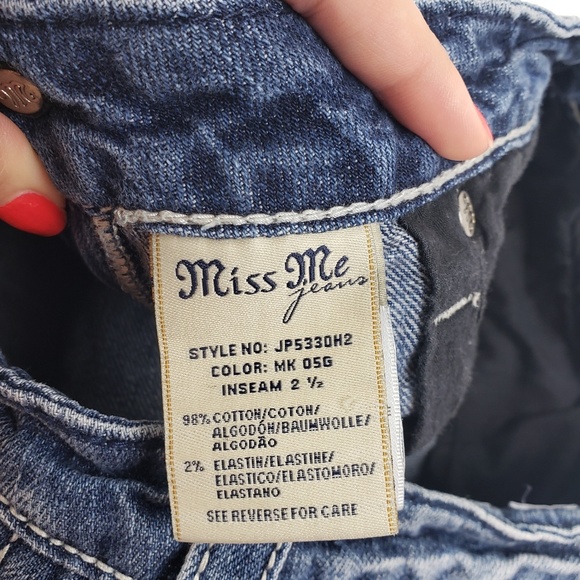 Miss Me I Denim Shorts - Picture 3 of 5